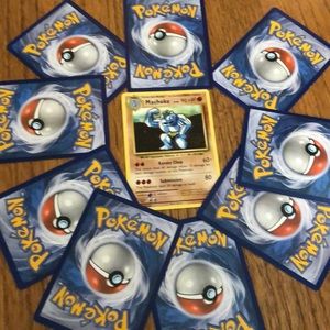 10 random fighting type Pokémon cards